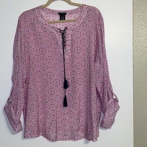 New Directions Pinkish-purple, Navy, and White Print Top with Tie Tassel